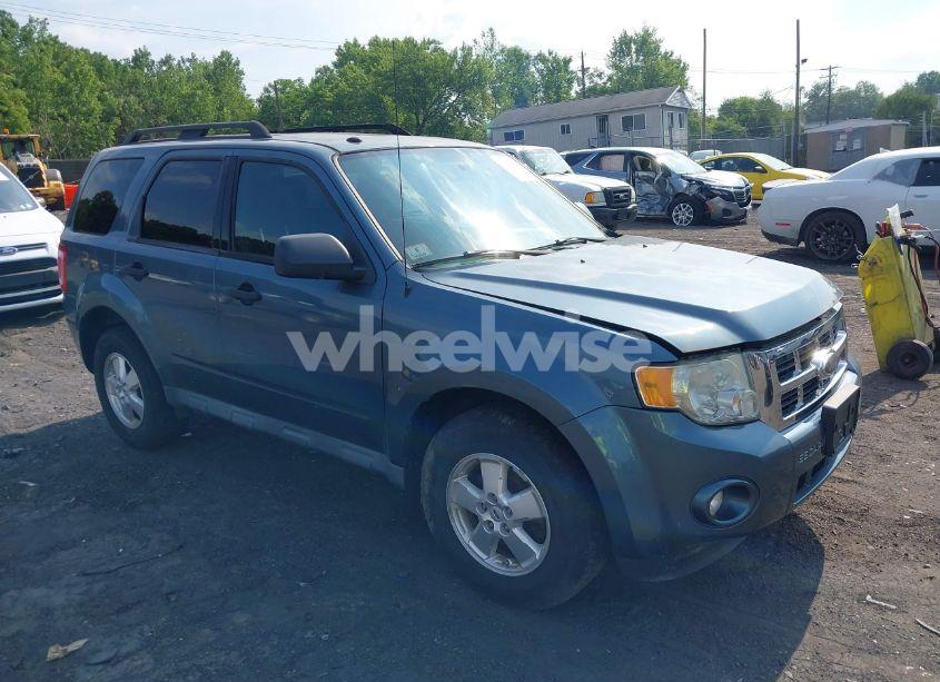 2010 Ford Escape XLT (VIN 1FMCU9DG7AKA12774) main photo