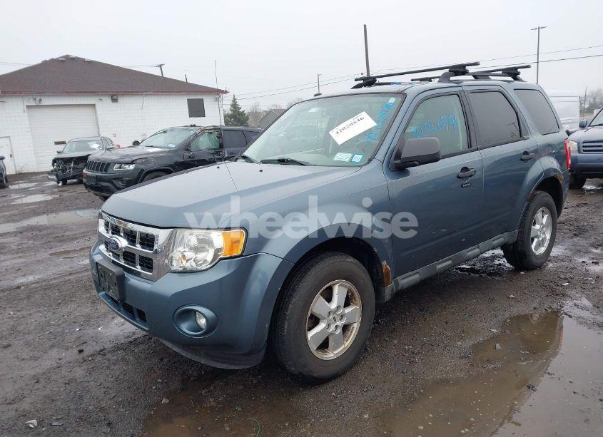 Photo 2 of 2010 Ford Escape XLT (VIN 1FMCU9DG7AKA92531)