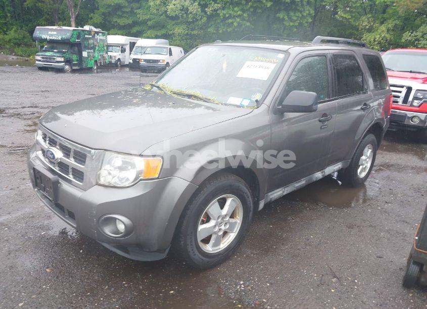 Photo 2 of 2010 Ford Escape XLT (VIN 1FMCU9DG7AKB66045)