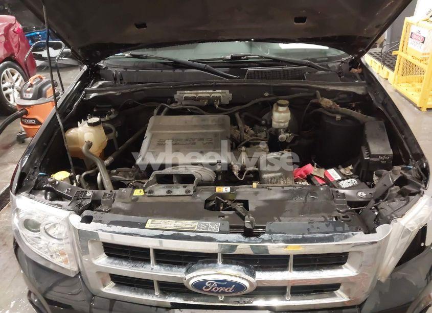 Photo 10 of 2010 Ford Escape XLT (VIN 1FMCU9DG7AKD26845)