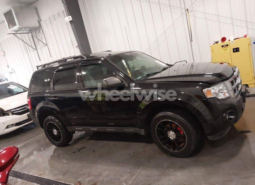 Photo 13 of 2010 Ford Escape XLT (VIN 1FMCU9DG7AKD26845)