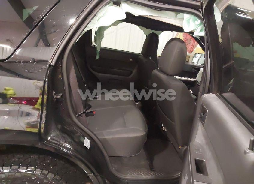 Photo 8 of 2010 Ford Escape XLT (VIN 1FMCU9DG7AKD26845)