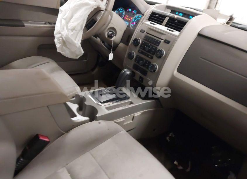 Photo 5 of 2010 Ford Escape XLT (VIN 1FMCU9DG7AKD37814)