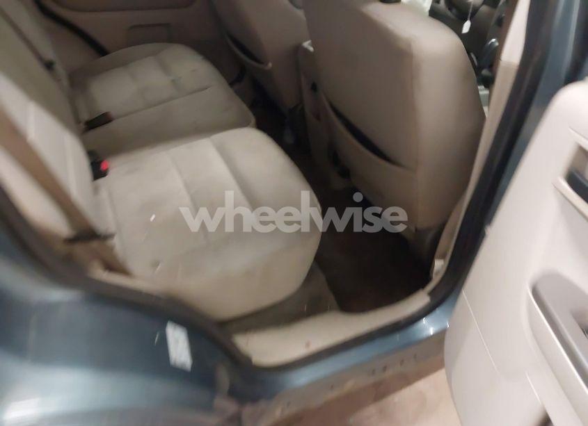 Photo 8 of 2010 Ford Escape XLT (VIN 1FMCU9DG7AKD37814)