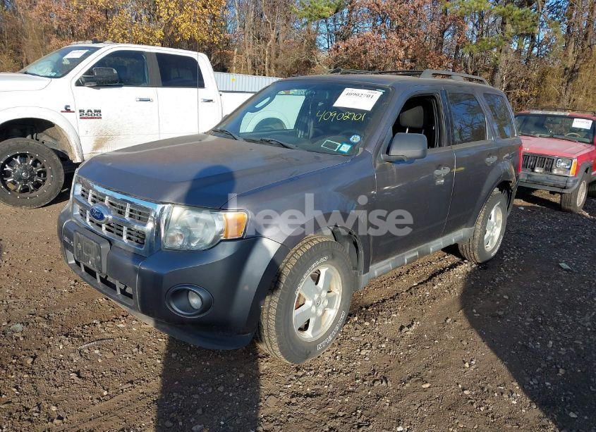 Photo 2 of 2010 Ford Escape XLT (VIN 1FMCU9DG7AKD41622)