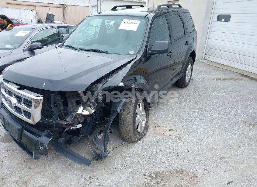 Photo 2 of 2011 Ford Escape XLT (VIN 1FMCU9DG7BKA09116)