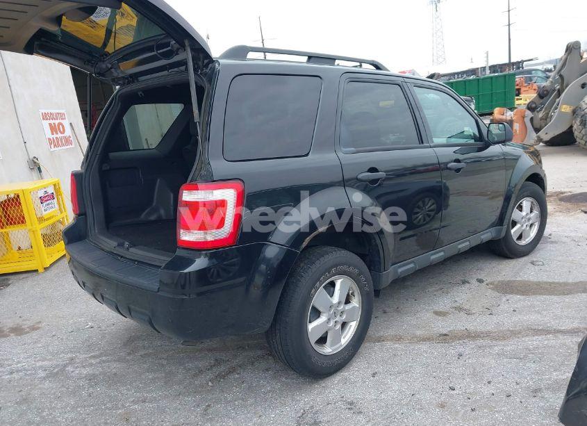 Photo 4 of 2011 Ford Escape XLT (VIN 1FMCU9DG7BKA09116)