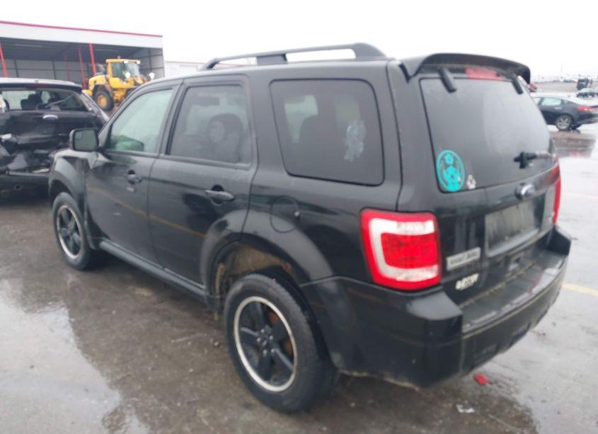 Photo 3 of 2011 Ford Escape XLT (VIN 1FMCU9DG7BKA33402)