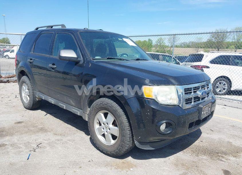 2011 Ford Escape XLT (VIN 1FMCU9DG7BKB85180) main photo