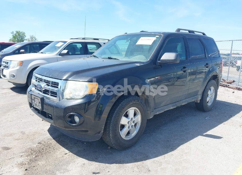 Photo 2 of 2011 Ford Escape XLT (VIN 1FMCU9DG7BKB85180)