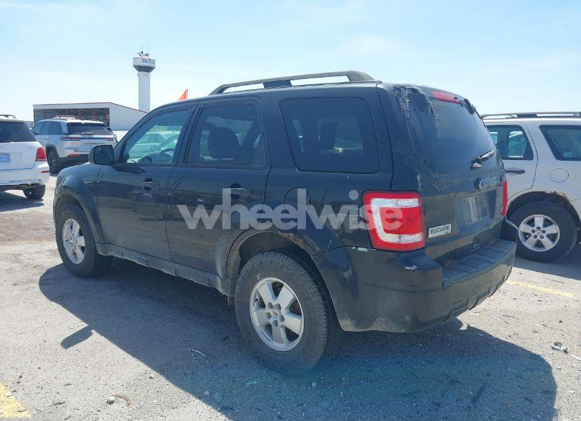 Photo 3 of 2011 Ford Escape XLT (VIN 1FMCU9DG7BKB85180)