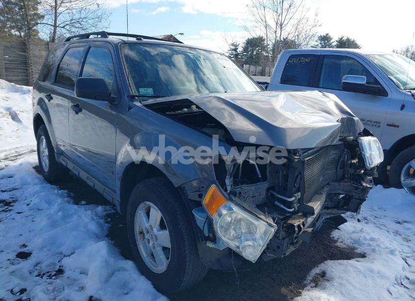 2010 Ford Escape XLT (VIN 1FMCU9DG8AKB09322) main photo