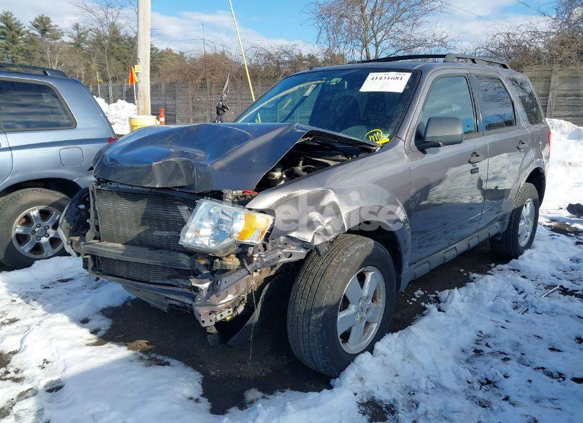 Photo 2 of 2010 Ford Escape XLT (VIN 1FMCU9DG8AKB09322)