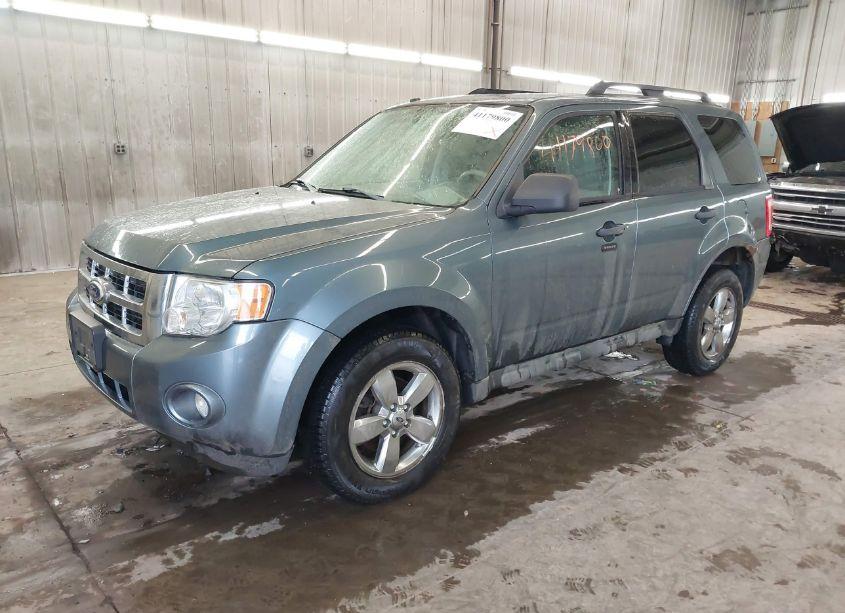 Photo 2 of 2010 Ford Escape XLT (VIN 1FMCU9DG8AKC16645)