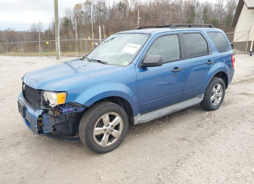 Photo 2 of 2010 Ford Escape XLT (VIN 1FMCU9DG8AKC58913)