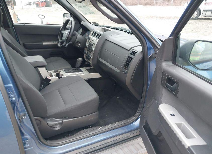 Photo 5 of 2010 Ford Escape XLT (VIN 1FMCU9DG8AKC58913)