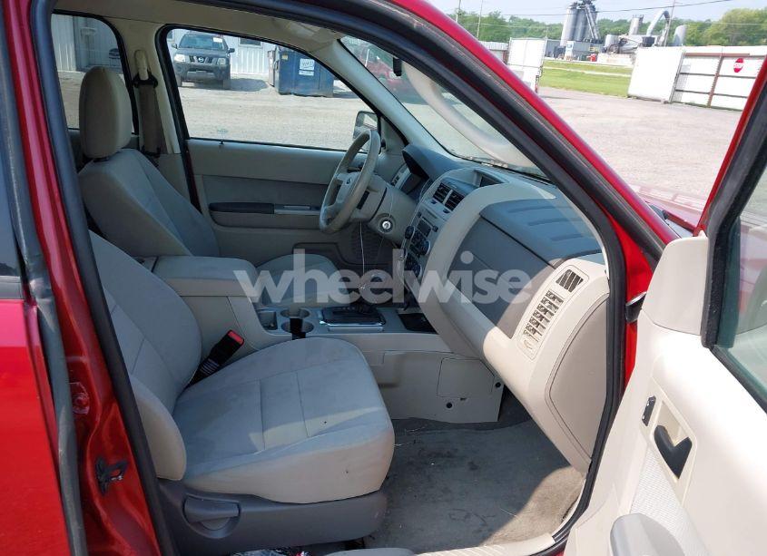 Photo 5 of 2010 Ford Escape XLT (VIN 1FMCU9DG8AKD40107)