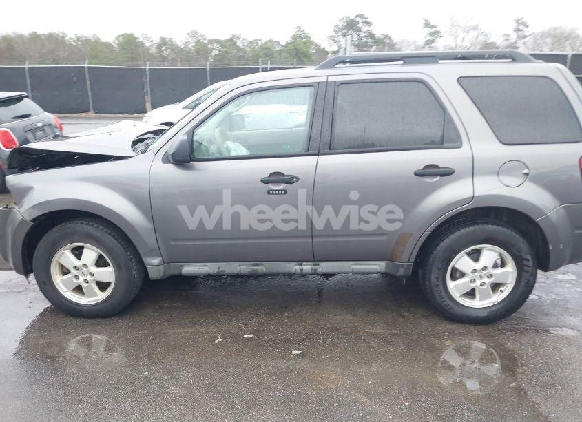 Photo 14 of 2011 Ford Escape XLT (VIN 1FMCU9DG8BKA09030)