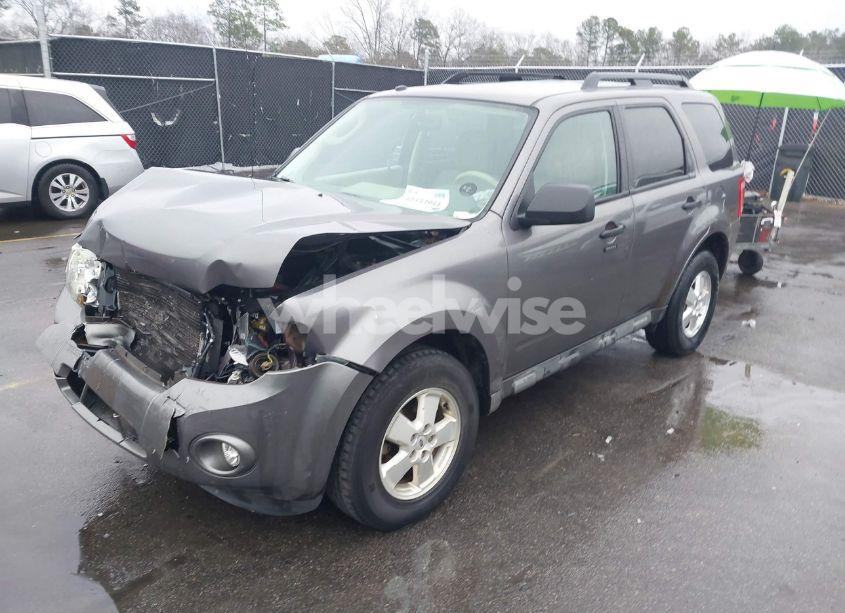 Photo 2 of 2011 Ford Escape XLT (VIN 1FMCU9DG8BKA09030)