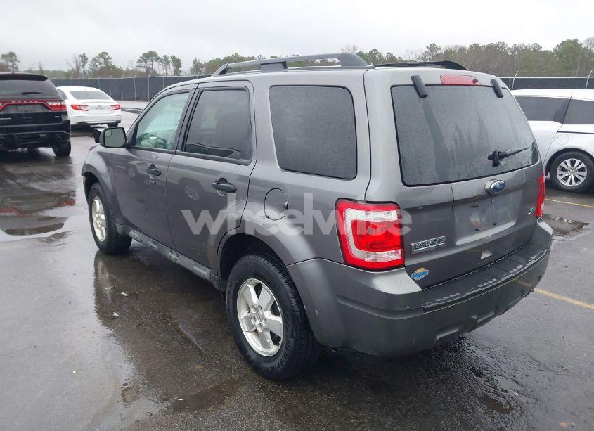 Photo 3 of 2011 Ford Escape XLT (VIN 1FMCU9DG8BKA09030)