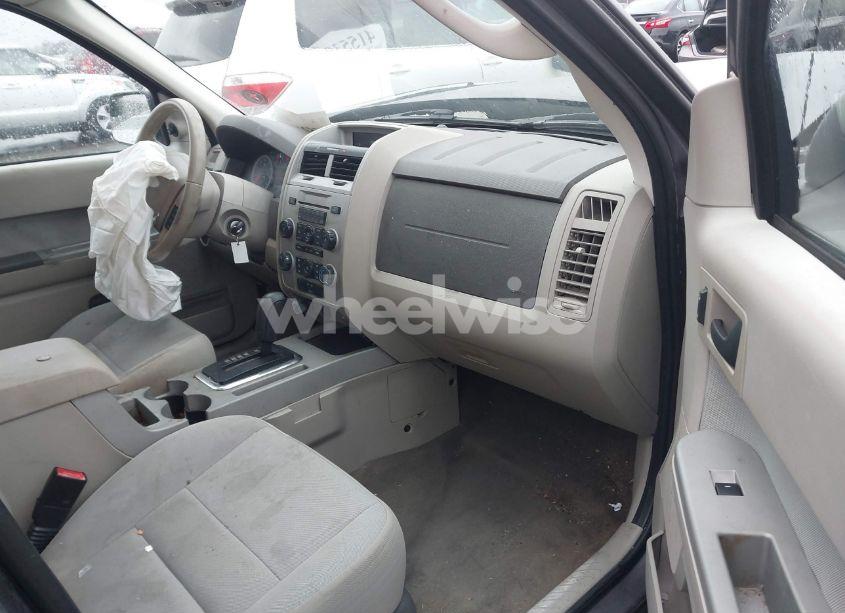 Photo 5 of 2011 Ford Escape XLT (VIN 1FMCU9DG8BKA09030)