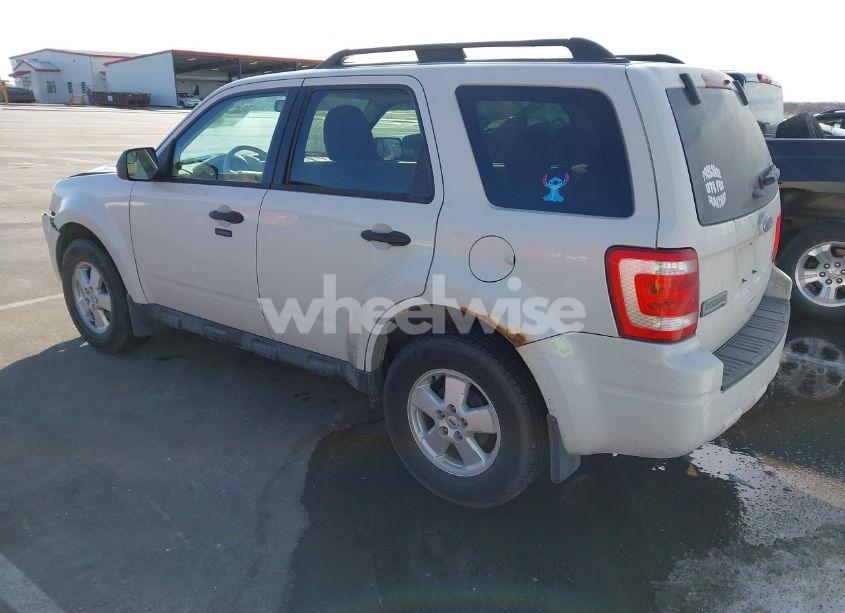 Photo 3 of 2011 Ford Escape XLT (VIN 1FMCU9DG8BKA81734)
