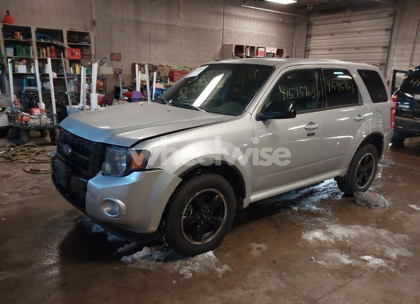 Photo 2 of 2011 Ford Escape XLT (VIN 1FMCU9DG8BKA86173)