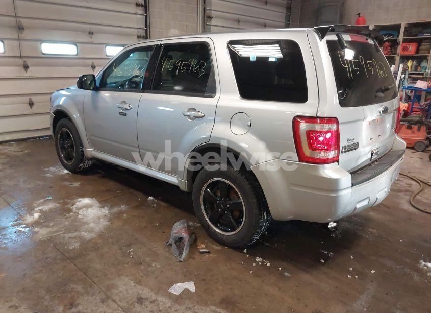 Photo 3 of 2011 Ford Escape XLT (VIN 1FMCU9DG8BKA86173)