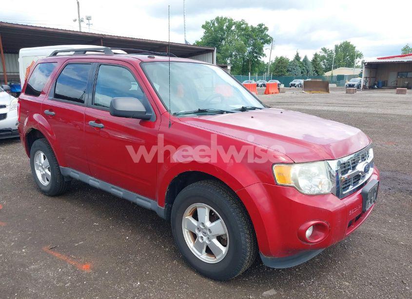 2011 Ford Escape XLT (VIN 1FMCU9DG8BKB21536) main photo