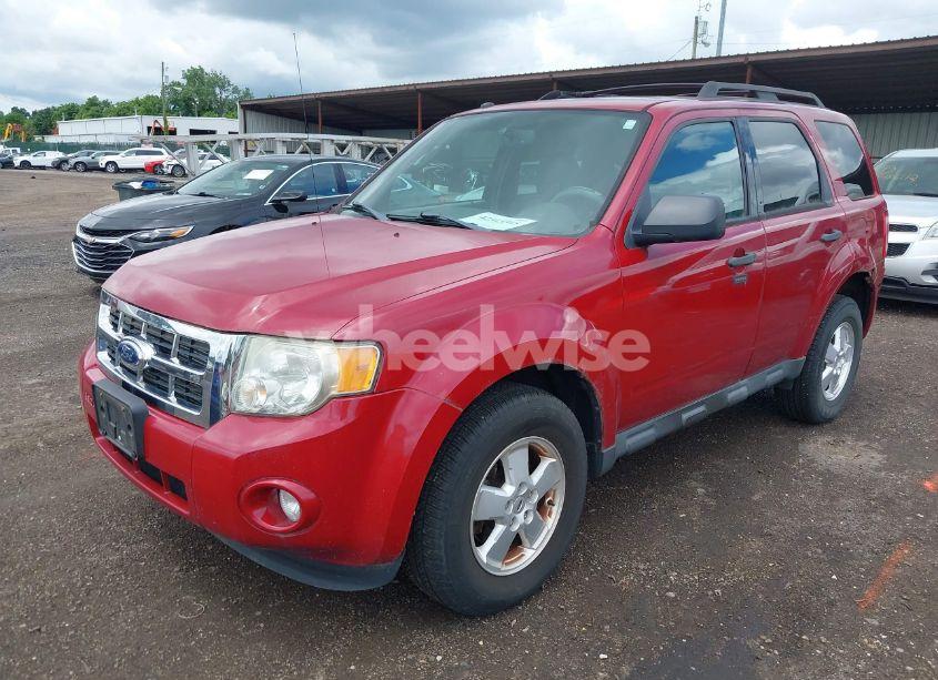 Photo 2 of 2011 Ford Escape XLT (VIN 1FMCU9DG8BKB21536)