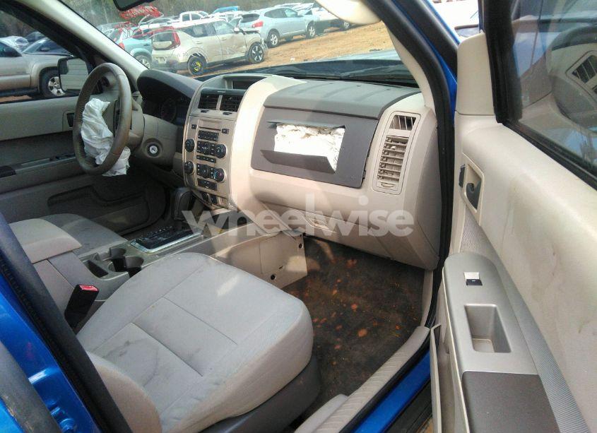 Photo 5 of 2011 Ford Escape XLT (VIN 1FMCU9DG8BKB22458)