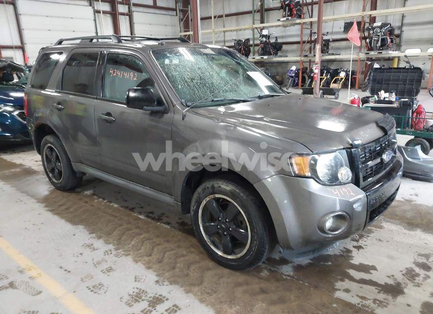 2012 Ford Escape XLT (VIN 1FMCU9DG8CKC51396) main photo