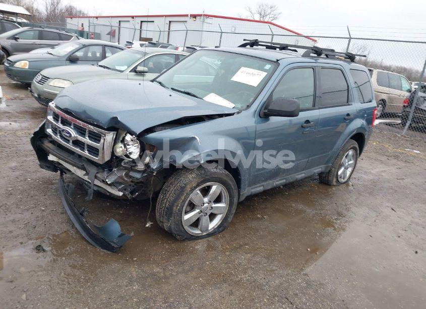 Photo 2 of 2010 Ford Escape XLT (VIN 1FMCU9DG9AKB43141)