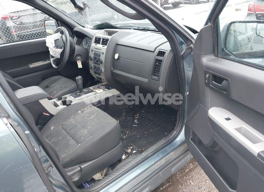 Photo 5 of 2010 Ford Escape XLT (VIN 1FMCU9DG9AKB43141)