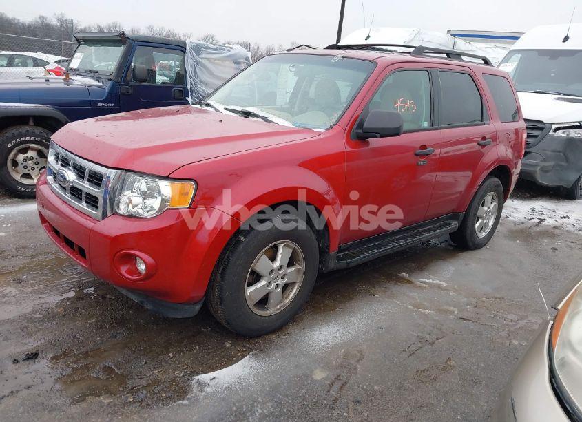 Photo 2 of 2010 Ford Escape XLT (VIN 1FMCU9DG9AKD24241)