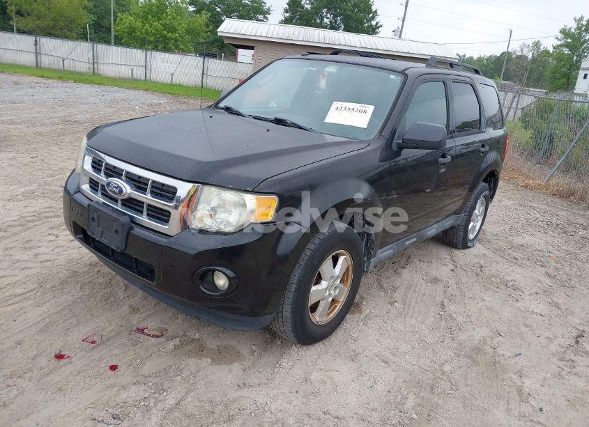 Photo 2 of 2011 Ford Escape XLT (VIN 1FMCU9DG9BKA05214)