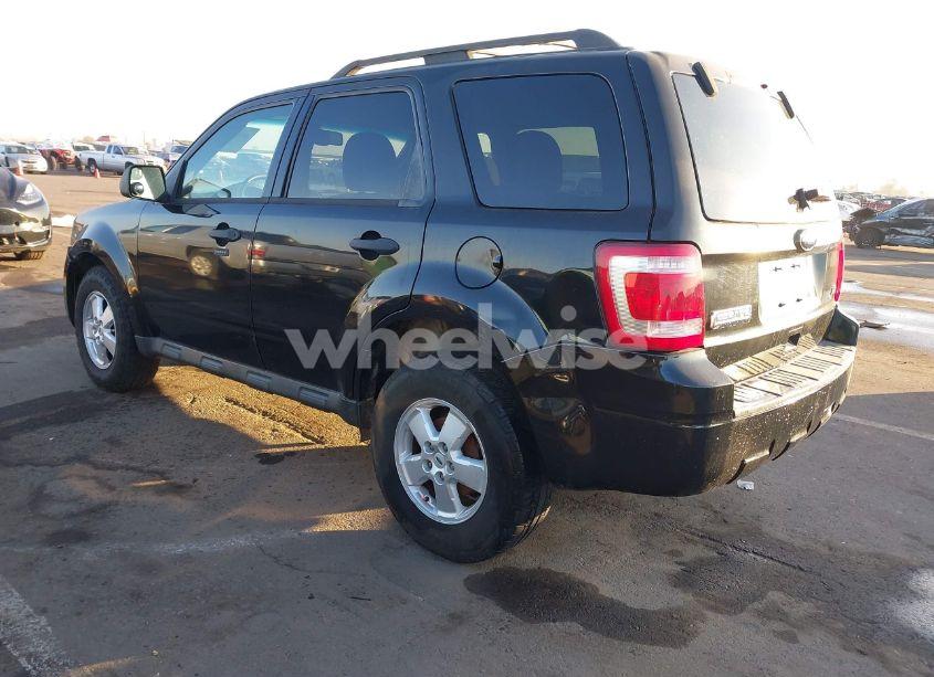 Photo 3 of 2011 Ford Escape XLT (VIN 1FMCU9DG9BKA08582)