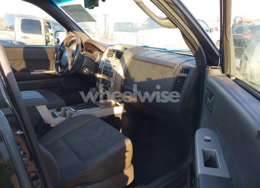 Photo 5 of 2011 Ford Escape XLT (VIN 1FMCU9DG9BKA08582)