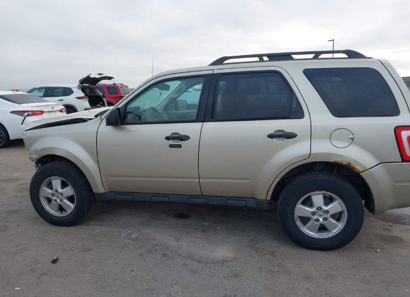 Photo 15 of 2011 Ford Escape XLT (VIN 1FMCU9DG9BKA22031)