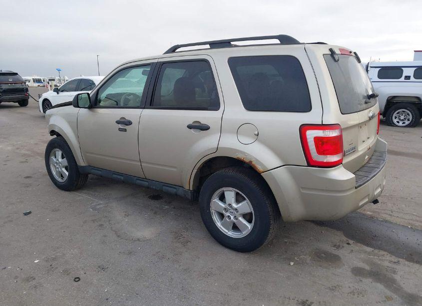 Photo 3 of 2011 Ford Escape XLT (VIN 1FMCU9DG9BKA22031)