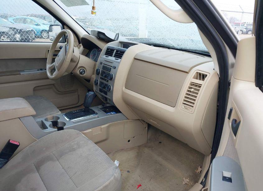 Photo 5 of 2011 Ford Escape XLT (VIN 1FMCU9DG9BKA22031)