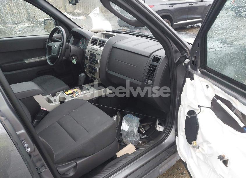 Photo 5 of 2011 Ford Escape XLT (VIN 1FMCU9DG9BKA46779)