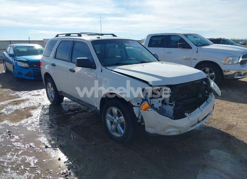 2012 Ford Escape XLT (VIN 1FMCU9DG9CKB53512) main photo