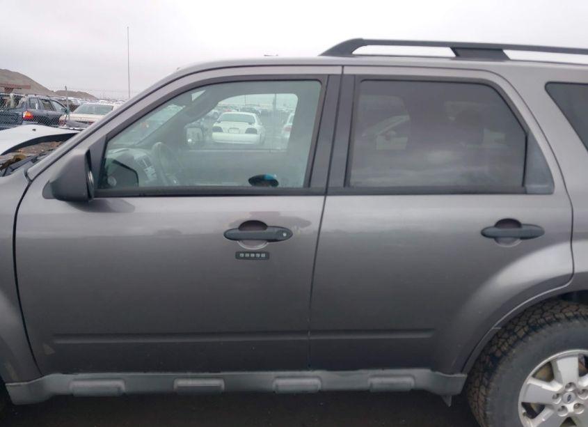 Photo 15 of 2010 Ford Escape XLT (VIN 1FMCU9DGXAKA09903)