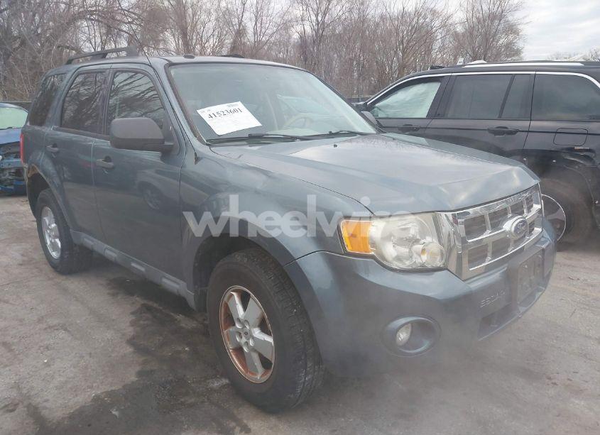2010 Ford Escape XLT (VIN 1FMCU9DGXAKA92894) main photo