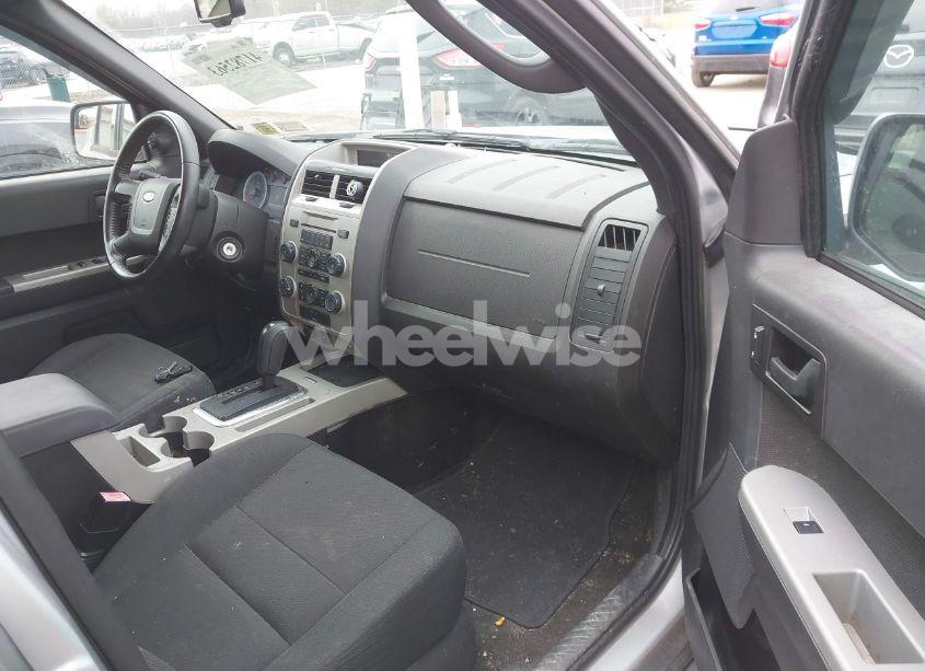 Photo 5 of 2010 Ford Escape XLT (VIN 1FMCU9DGXAKB22332)