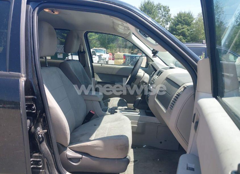 Photo 5 of 2010 Ford Escape XLT (VIN 1FMCU9DGXAKC43538)