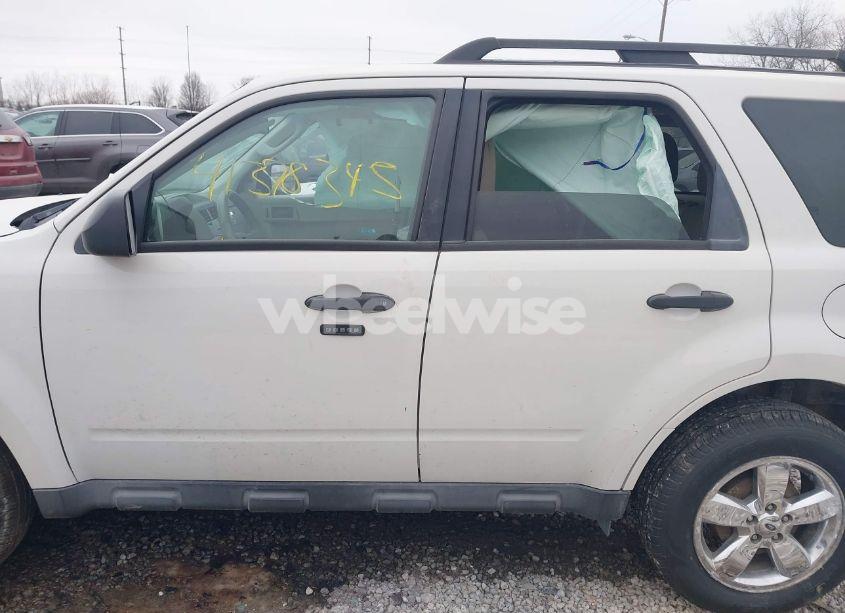 Photo 14 of 2010 Ford Escape XLT (VIN 1FMCU9DGXAKC63210)