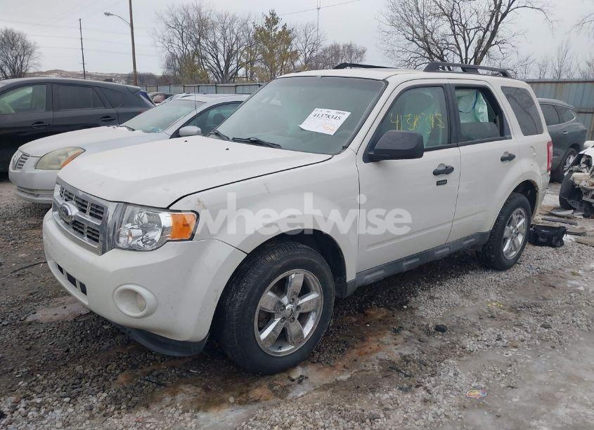 Photo 2 of 2010 Ford Escape XLT (VIN 1FMCU9DGXAKC63210)