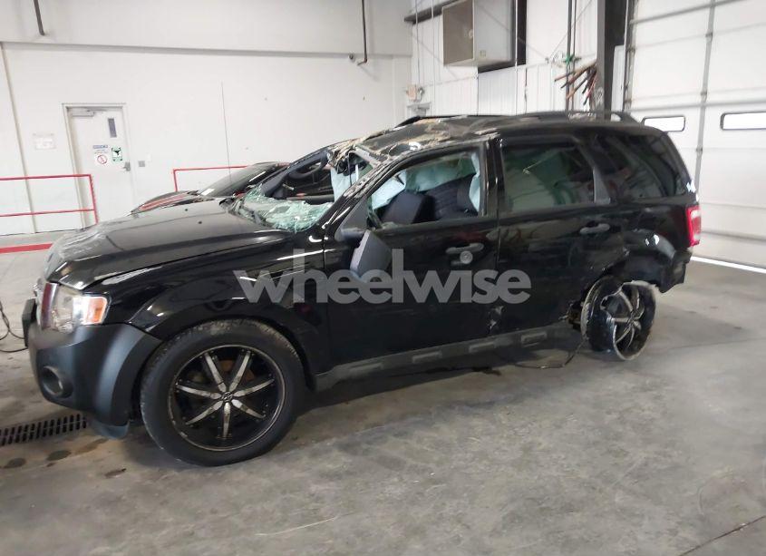 Photo 2 of 2010 Ford Escape XLT (VIN 1FMCU9DGXAKC96417)